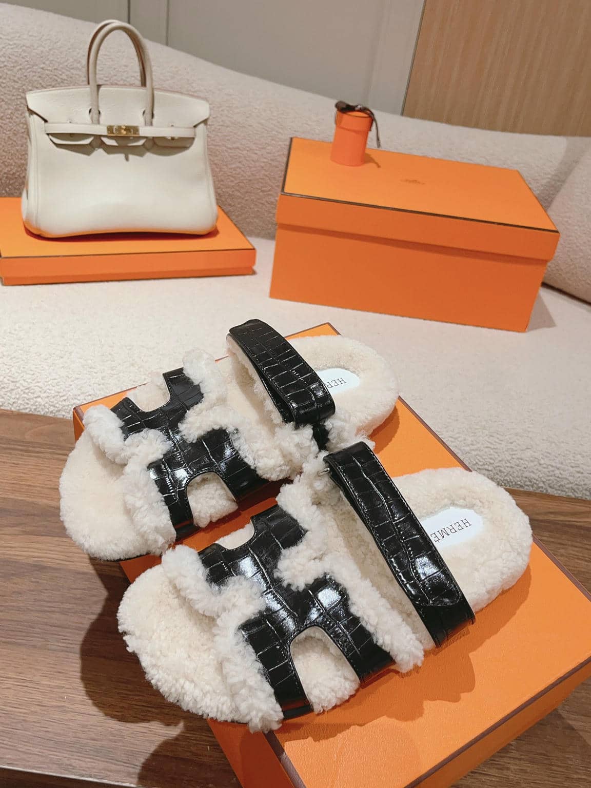 Hermès fur slippers-40